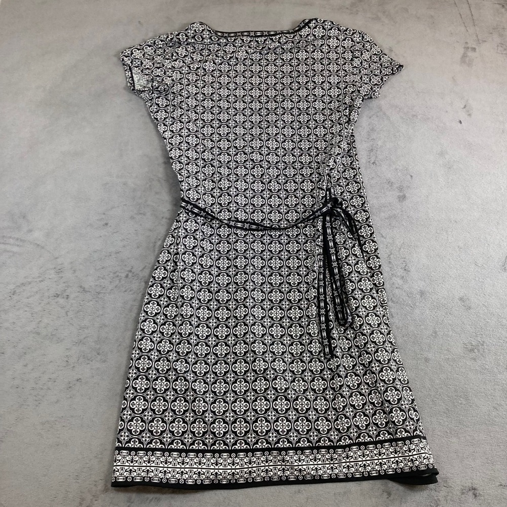 Max Studio Black White Geometric Medallion Print Wrap Dress Size M - Picture 3 of 7